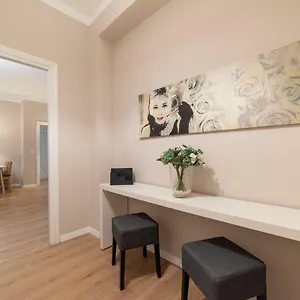 Apartamento Domus Claudia, Roma